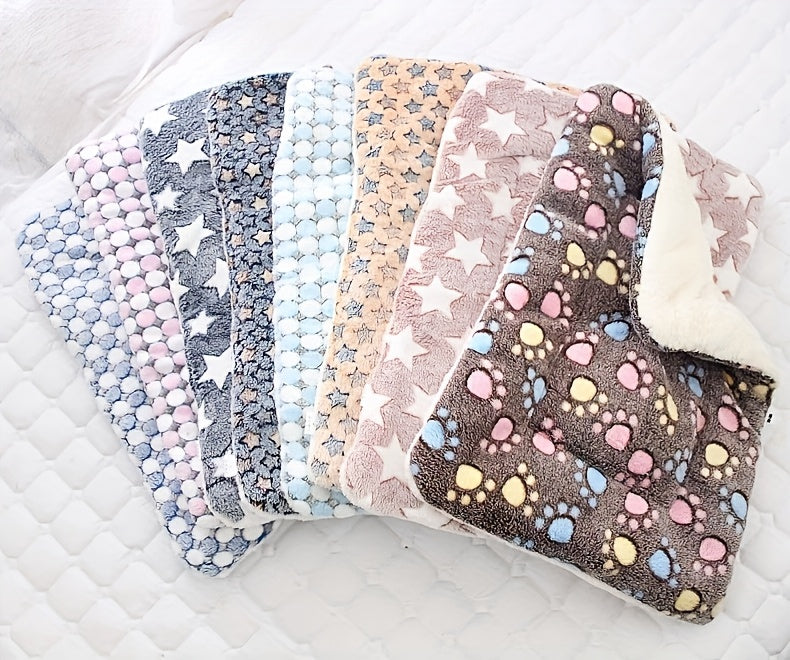 1pc Cozy Flannel Pet Bed Mat, Soft Cartoon Pattern Dog Sleeping Pad, Machine Washable, Warm for Autumn and Winter, Suitable for Extra Small to Medium Breeds, Pet Bed Warmer|Inviting Pet Comfort|Plush Fabric