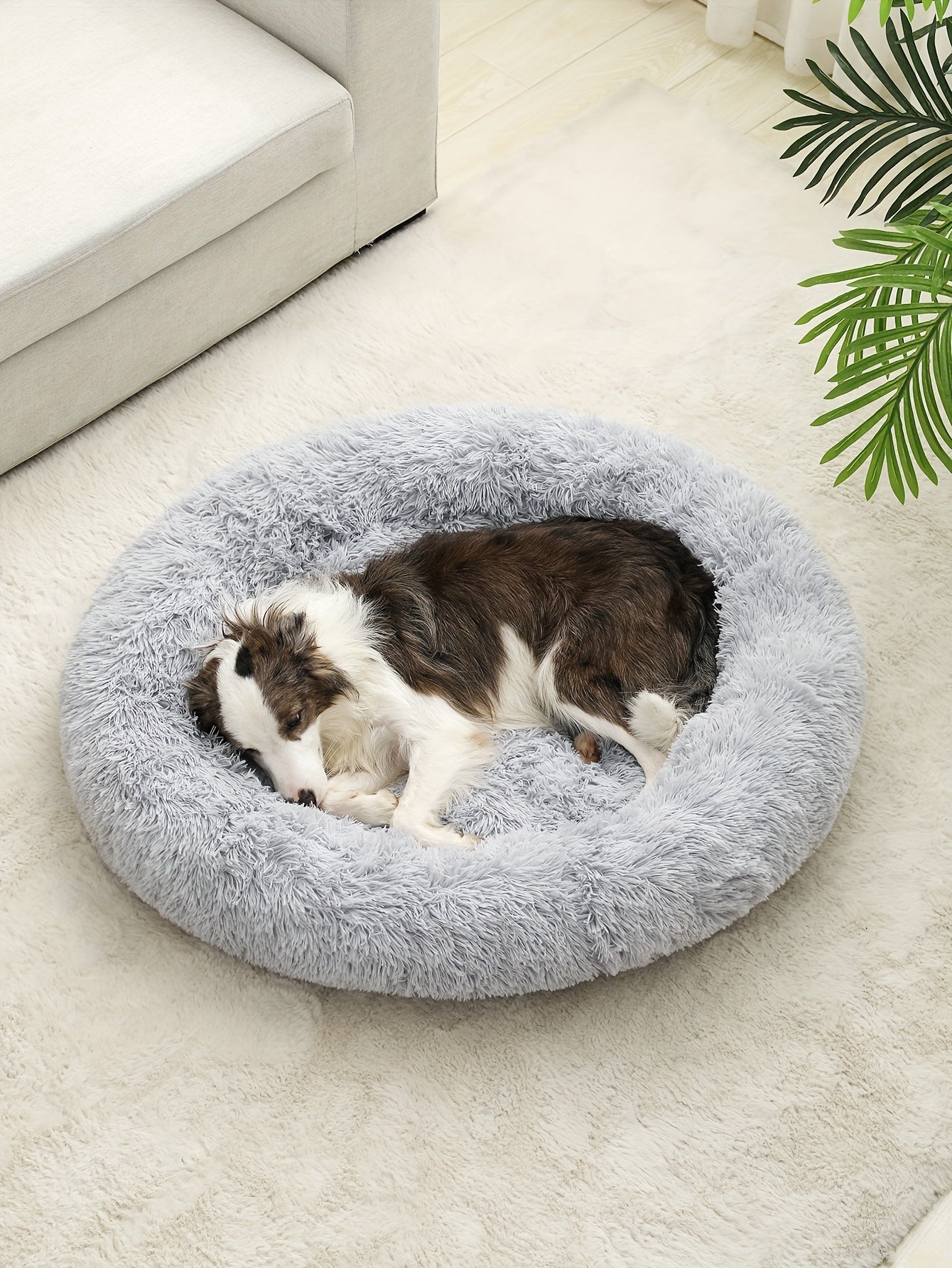 Cozy Fluffy Faux Fur Plush Pet Bed - Soft, Warming, Round, Long-Lasting Comfort for Small to Medium Dogs and Cats - Ideal for Cold Winter Nights and Snuggle Lovers