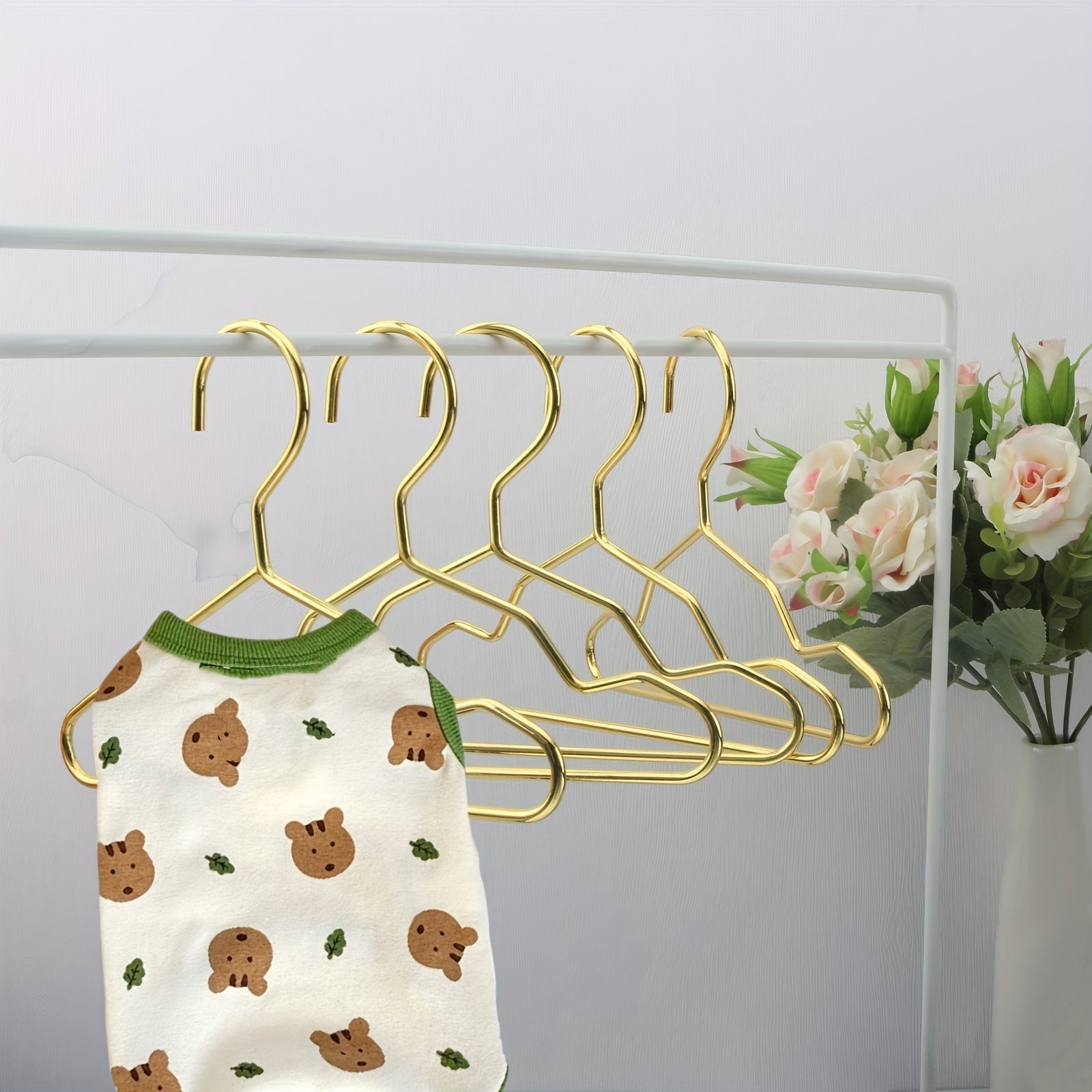 10pcs Golden Metal Pet Clothes Hangers with Non-Slip Grooves - Ideal for Small to Medium Dogs & Cats, Perfect for Teddy Breeds - Durable Iron Display Racks for Pet Apparel in Retail or Home Settings, Hangers for Clothes