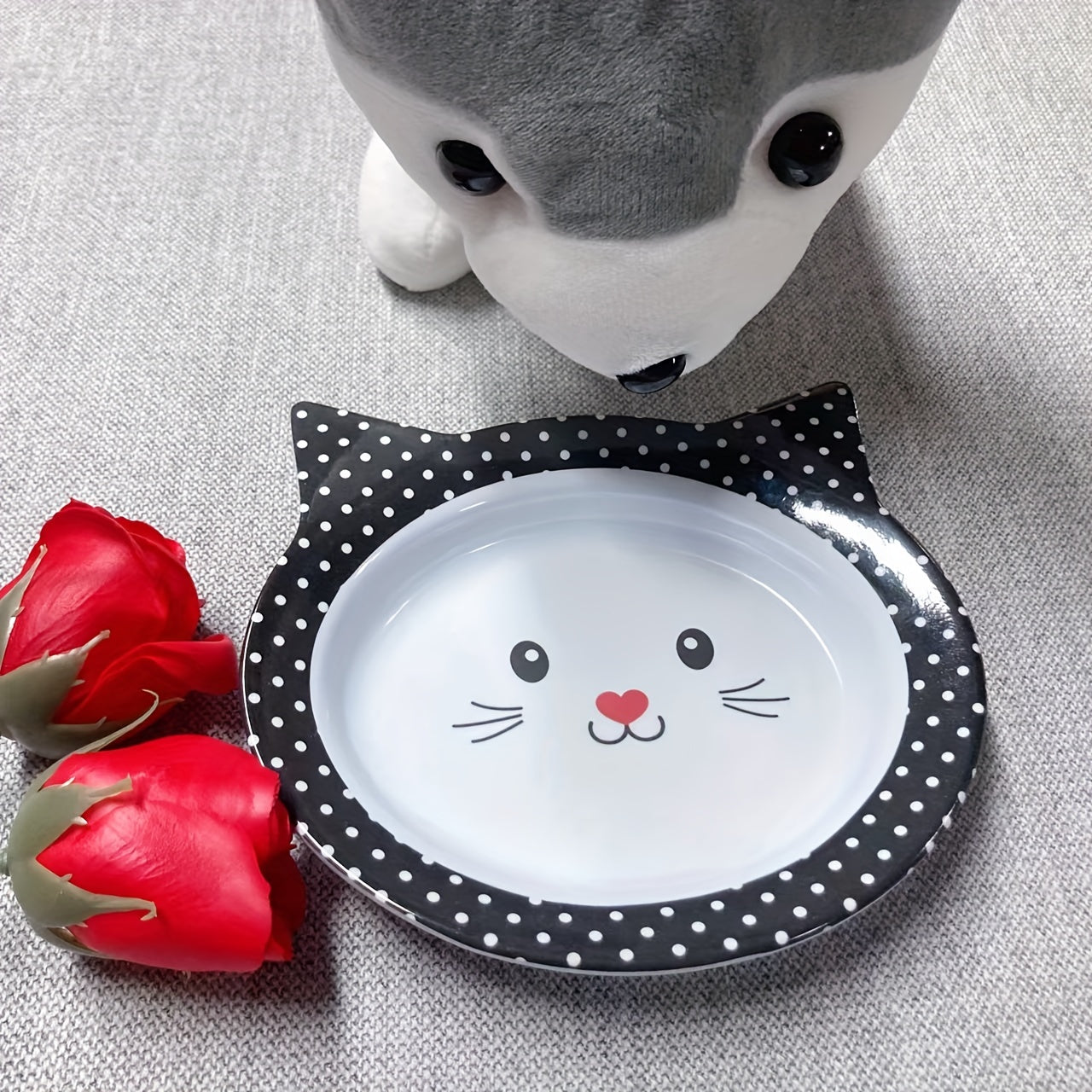 Whimsical Cat Face Shaped Pet Bowl - Feeding & Watering Supplies - Non-Slip Plastic Food and Water Dish with Stable Tableware for Easy Mealtime