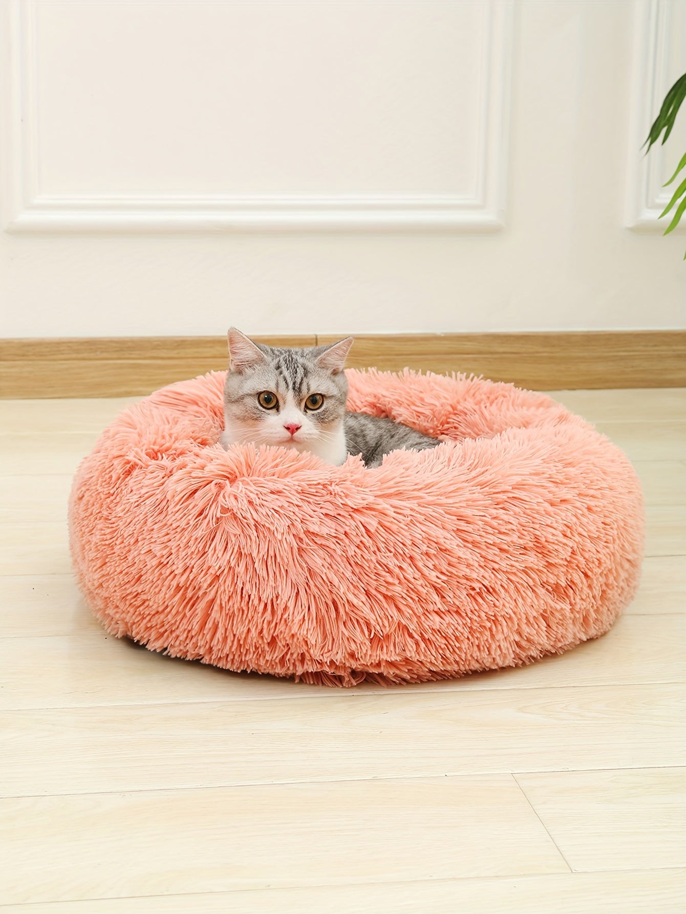 Cozy Fluffy Faux Fur Plush Pet Bed - Soft, Warming, Round, Long-Lasting Comfort for Small to Medium Dogs and Cats - Ideal for Cold Winter Nights and Snuggle Lovers