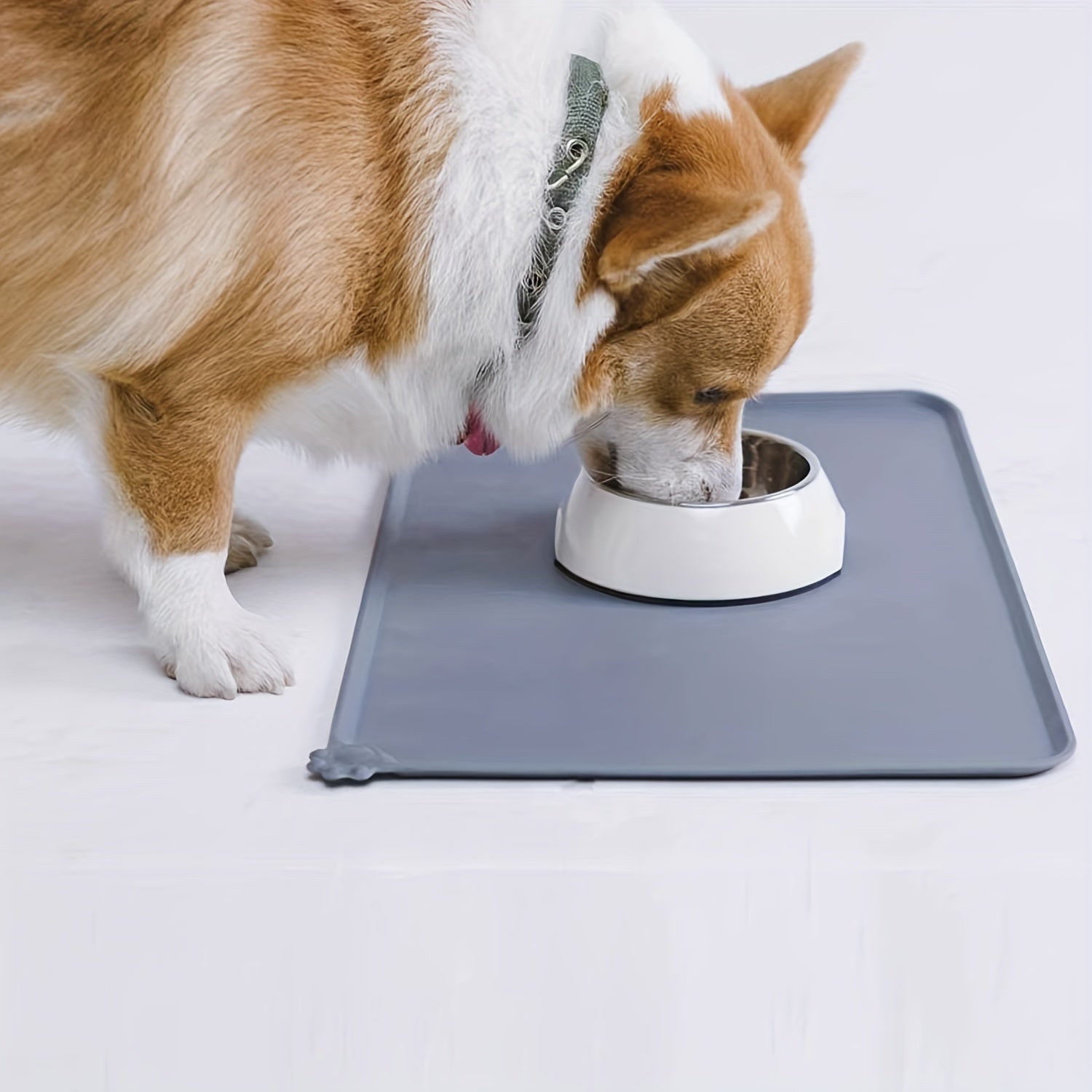 Waterproof Silicone Dog Bowl Mat, Non-Slip Leak Proof Pet Feeding Placemat With Raised Edges For Easy Clean Up