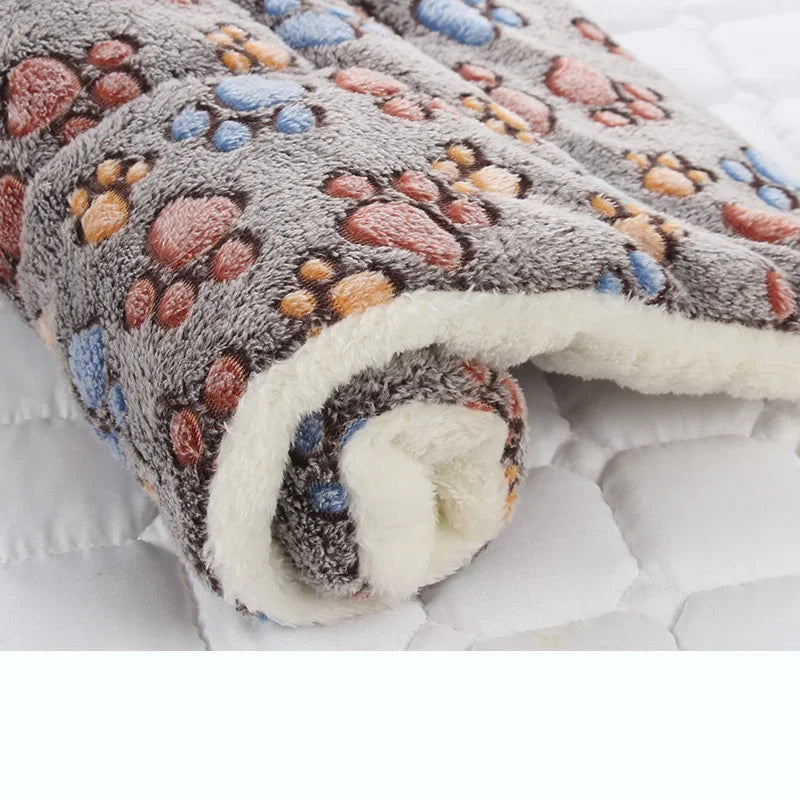 Flannel Thickened Dog Bed Mat Soft Pet Sleeping Mat for Dogs Cats Winter Warm Pet Blanket Home Square Dog Mat Dog Nest