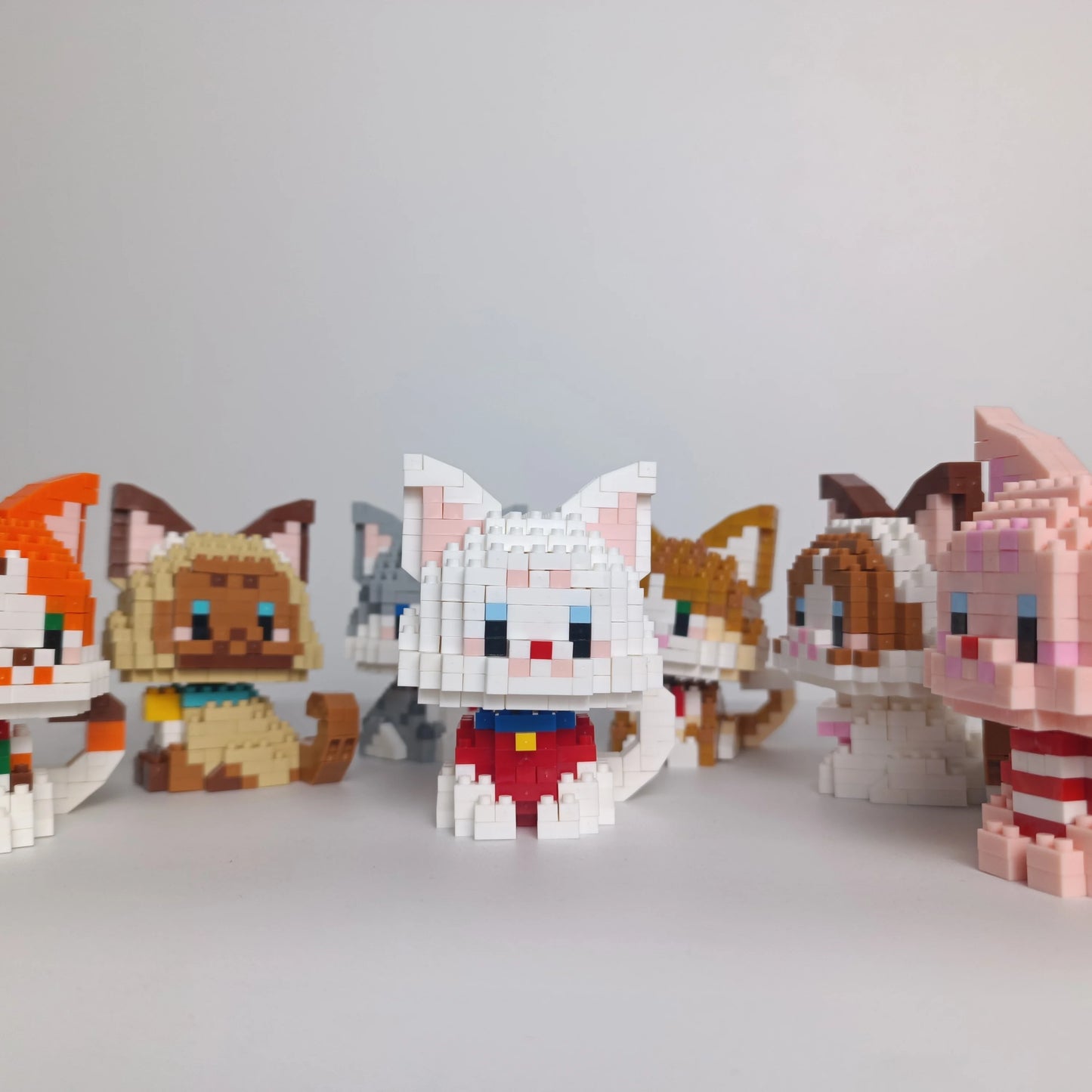 Dual Form Cat Shape Pet Series Model Micro Mini Building Blocks Toys Pocket-Sized Cuteness Pet Cat Display Decor Good For Girls