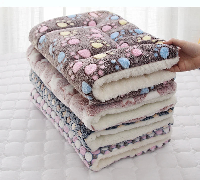 Flannel Thickened Dog Bed Mat Soft Pet Sleeping Mat for Dogs Cats Winter Warm Pet Blanket Home Square Dog Mat Dog Nest