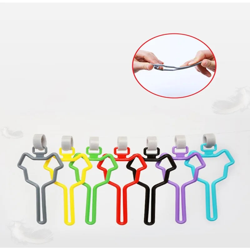 Dog Poop Bag Holder Pet Waste Carrier Clip Hands-Free Dog Leash Dispenser Outdoor Walking Puppy Poop Bags Clip Easy To Carry
