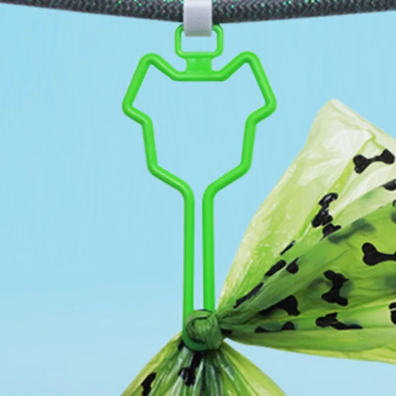 Dog Poop Bag Holder Pet Waste Carrier Clip Hands-Free Dog Leash Dispenser Outdoor Walking Puppy Poop Bags Clip Easy To Carry