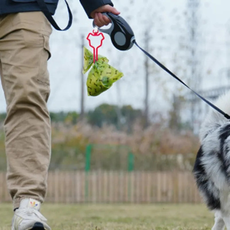 Dog Poop Bag Holder Pet Waste Carrier Clip Hands-Free Dog Leash Dispenser Outdoor Walking Puppy Poop Bags Clip Easy To Carry