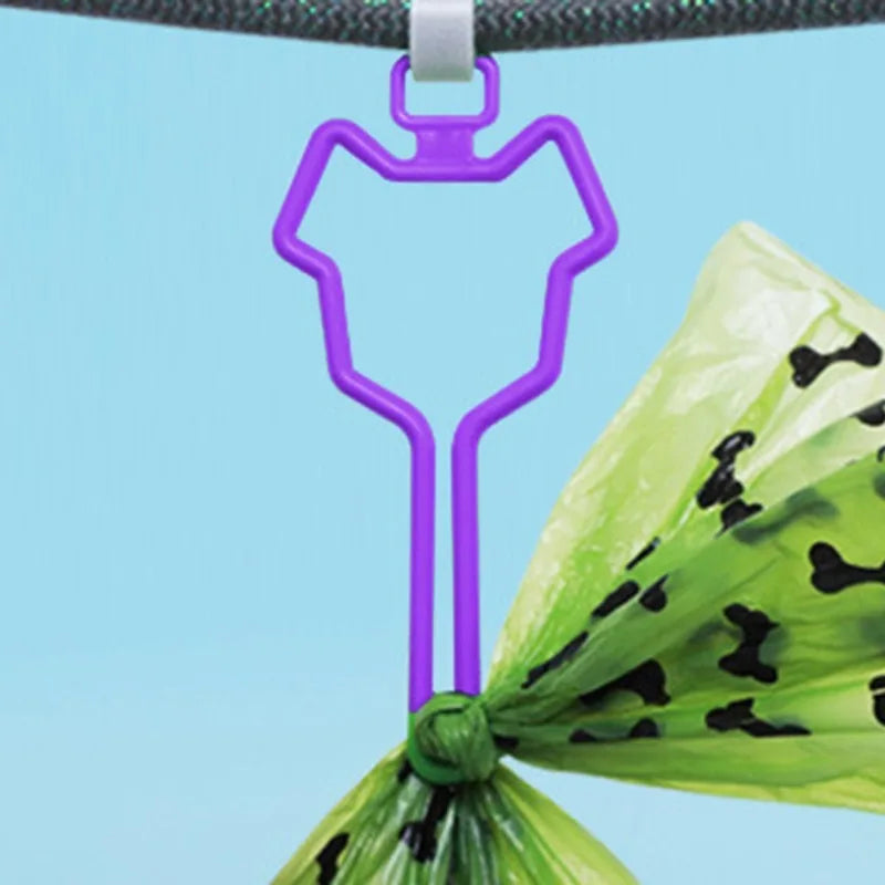 Dog Poop Bag Holder Pet Waste Carrier Clip Hands-Free Dog Leash Dispenser Outdoor Walking Puppy Poop Bags Clip Easy To Carry
