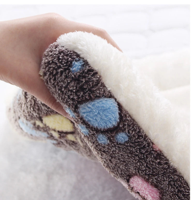 Flannel Thickened Dog Bed Mat Soft Pet Sleeping Mat for Dogs Cats Winter Warm Pet Blanket Home Square Dog Mat Dog Nest