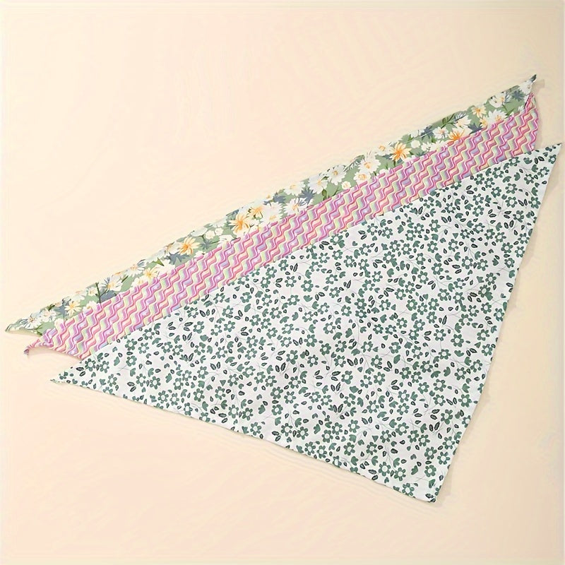1pc Creative Flower Print Pet Bib for Small and Medium Dogs, Cat and Dog Triangle Scarf, Pet Scarf, Pet Accessories