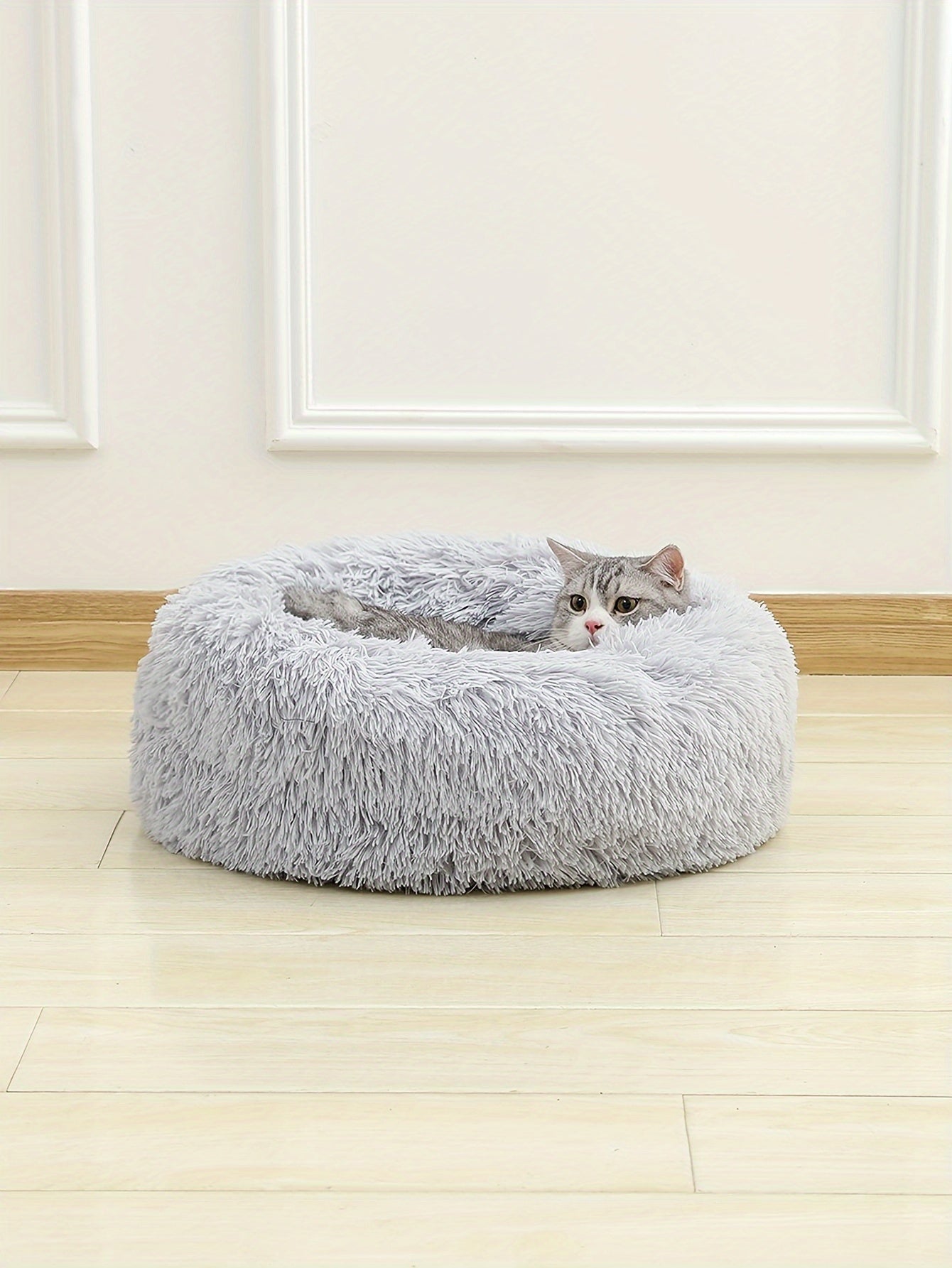 Cozy Fluffy Faux Fur Plush Pet Bed - Soft, Warming, Round, Long-Lasting Comfort for Small to Medium Dogs and Cats - Ideal for Cold Winter Nights and Snuggle Lovers