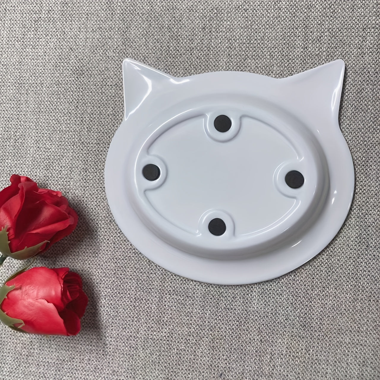 Whimsical Cat Face Shaped Pet Bowl - Feeding & Watering Supplies - Non-Slip Plastic Food and Water Dish with Stable Tableware for Easy Mealtime