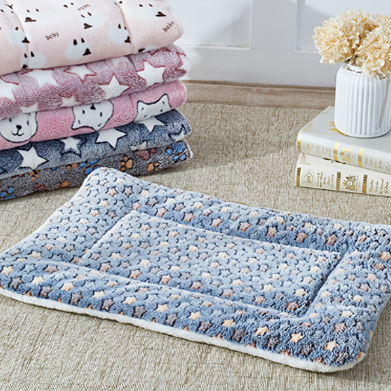 Cozy Plush Dog Mat - Thick, Warm Pet Bed with Geometric Star Pattern, Gray & White, Four Seasons, Polyester Fiber Filling, Ideal for Small to Large Breeds, Dog Sleeping Mat