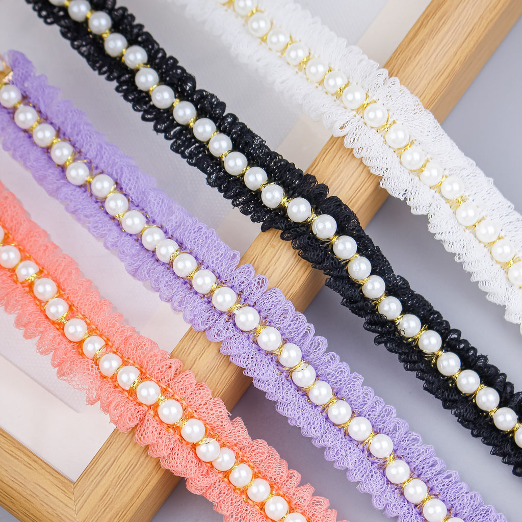 Pearl and Lace Pet Collar, Cute Dog and Cat Adjustable Neck Accessory with Mesh Ruffle Detail - Elegant Patterned Design for Stylish Pets