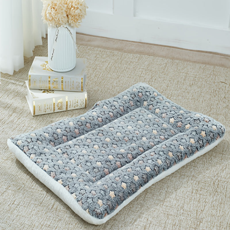 Cozy Plush Dog Mat - Thick, Warm Pet Bed with Geometric Star Pattern, Gray & White, Four Seasons, Polyester Fiber Filling, Ideal for Small to Large Breeds, Dog Sleeping Mat