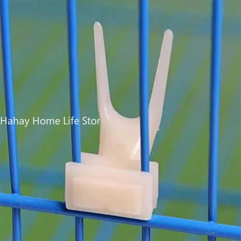 1 Pcs Bird Parrot Fruit Fork Pet Supplies Plastic Food Rack Cage Feeding Pet Supplies Fruit Snack Fork Bird Cage Accessories