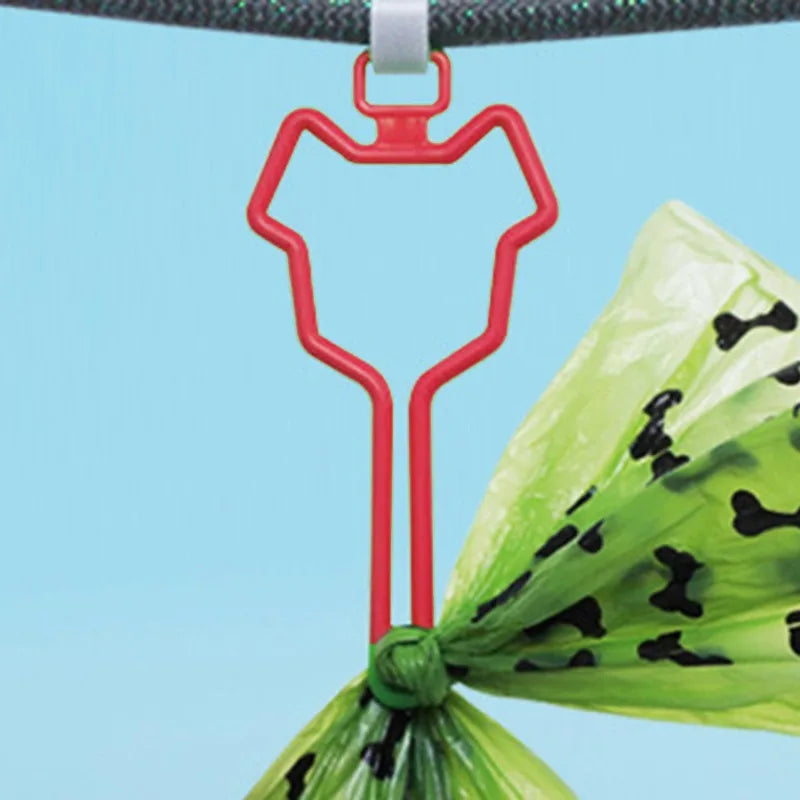 Dog Poop Bag Holder Pet Waste Carrier Clip Hands-Free Dog Leash Dispenser Outdoor Walking Puppy Poop Bags Clip Easy To Carry