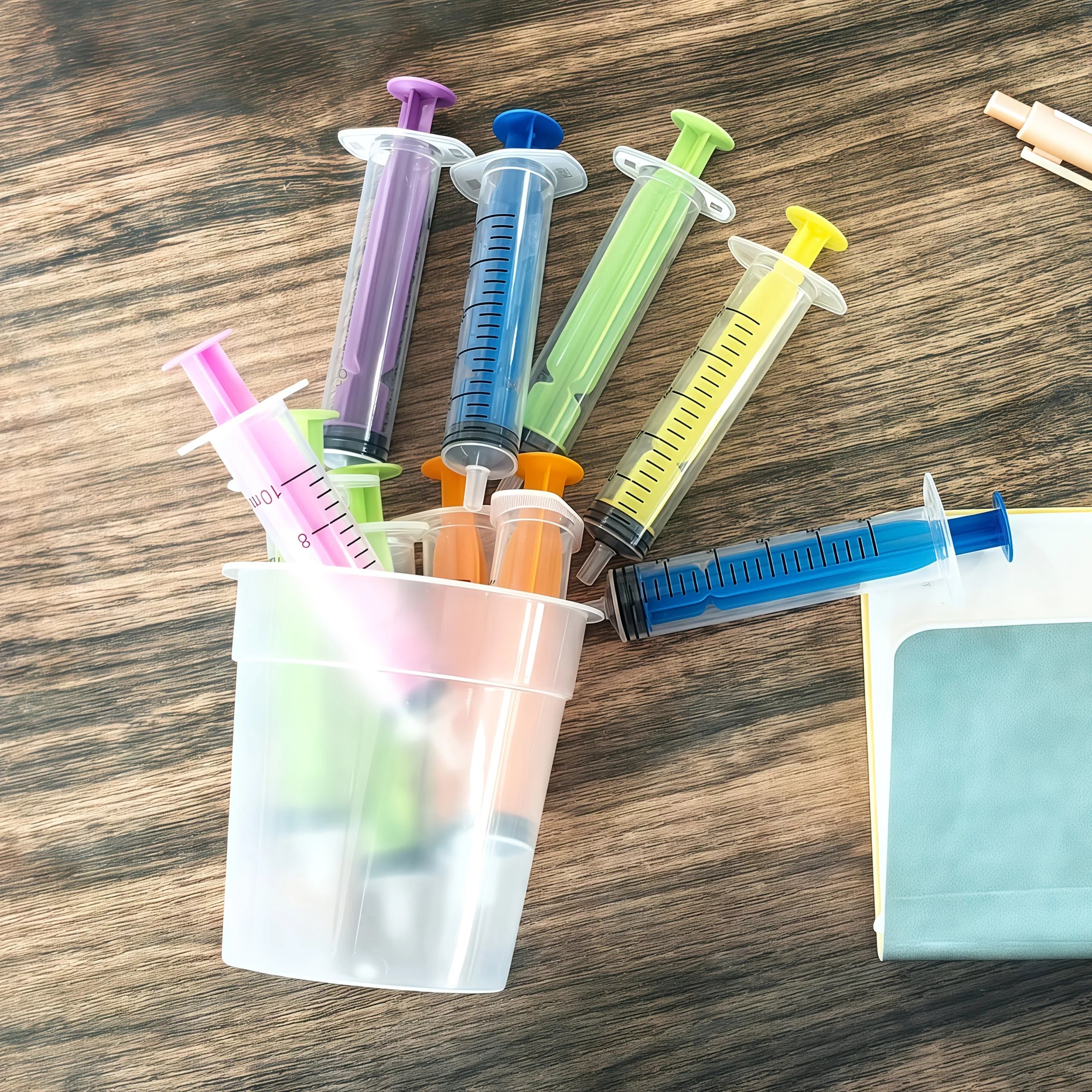 6 pieces of 10ml colored syringe with caps, suitable for glue, liquid distribution and measurement, pet food feeding, refilling