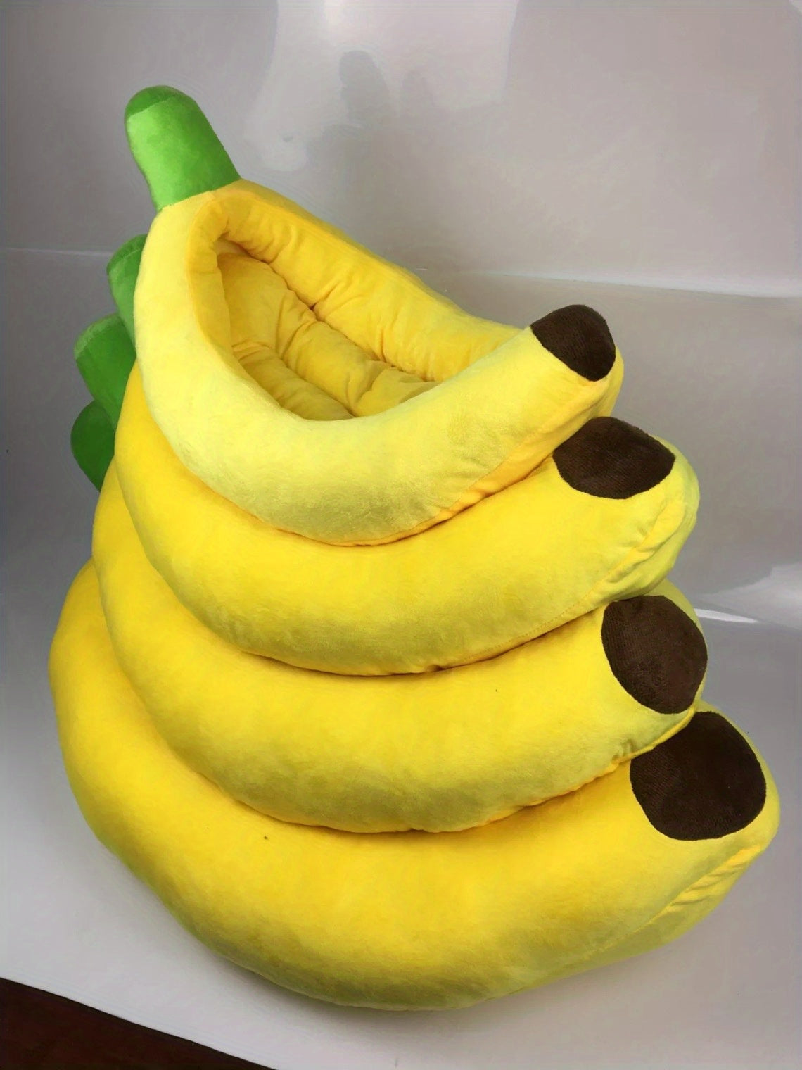 Yellow-Green Banana-Themed Pet Bed for Dogs - Cozy Oval Dog House with Plush Polyester Fill, No Assembly Needed, Cute Cartoon Design for Small to Medium Breeds, Durable & Easy-Clean Pet Furniture, Dog Bed, Playful Design, Sof